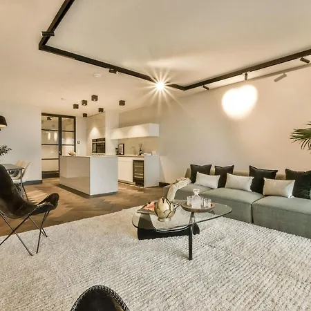 Central Cozy Apartment *